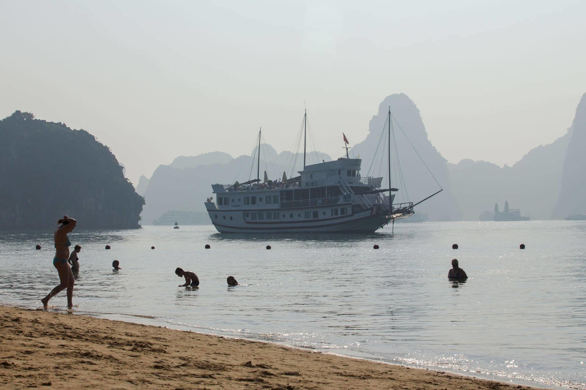 Flamingo Luxury Cruises Hotel Ha Long Buitenkant foto