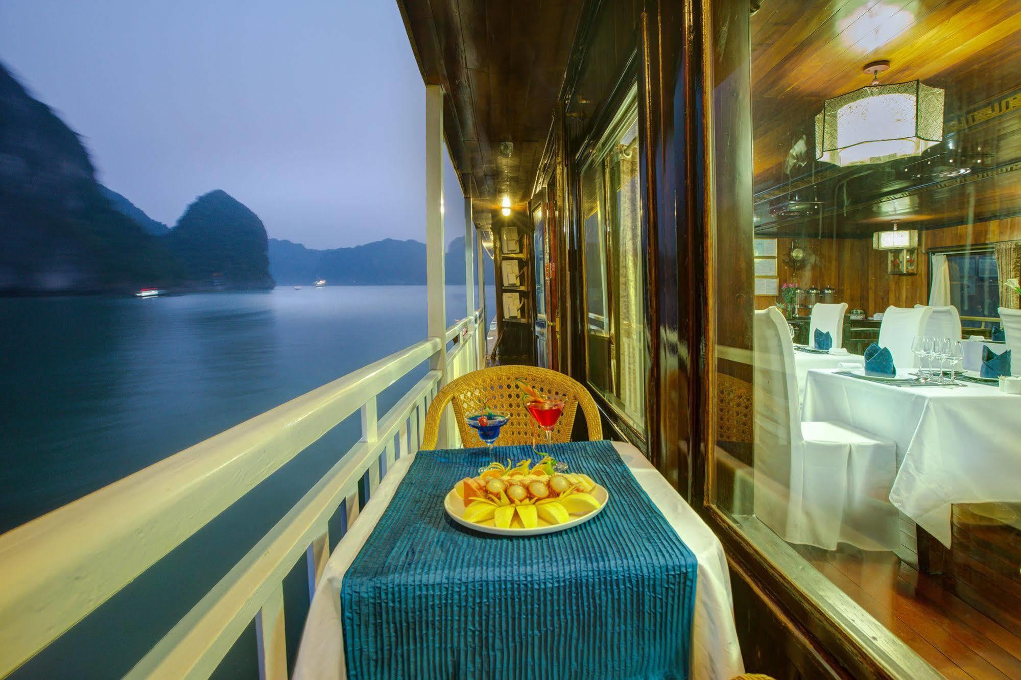 Flamingo Luxury Cruises Hotel Ha Long Buitenkant foto
