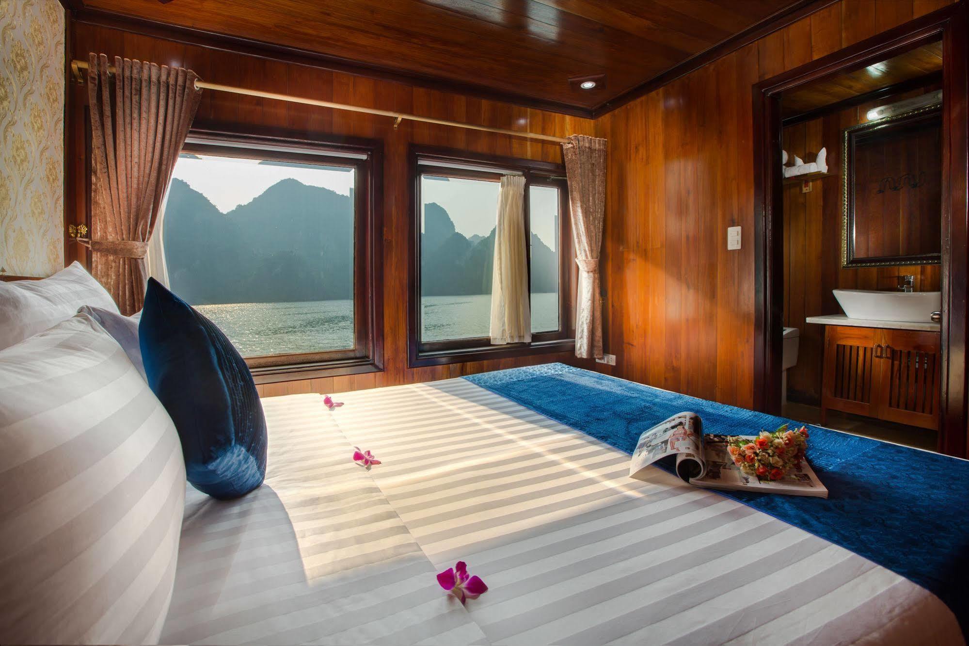 Flamingo Luxury Cruises Hotel Ha Long Buitenkant foto