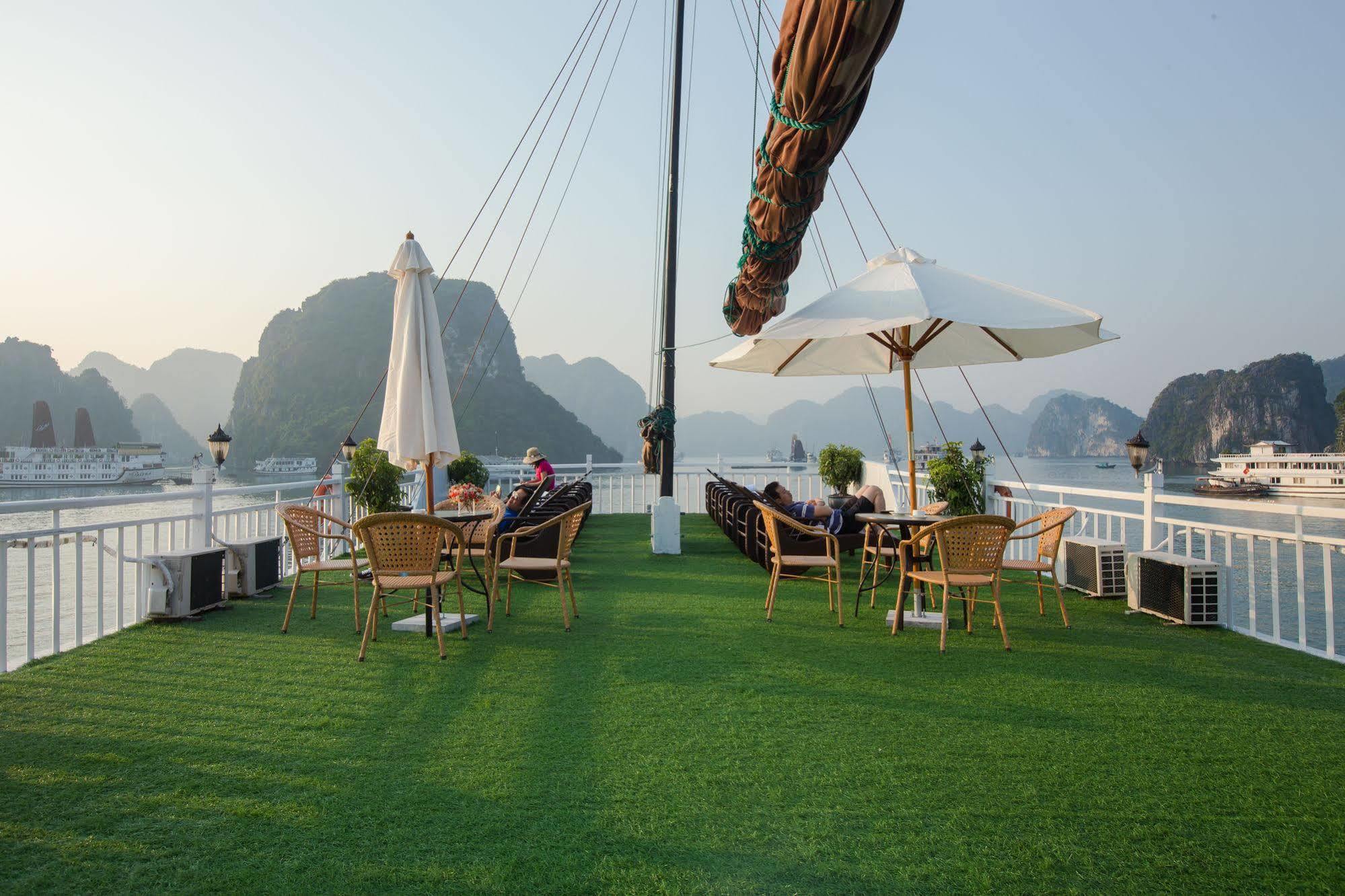 Flamingo Luxury Cruises Hotel Ha Long Buitenkant foto