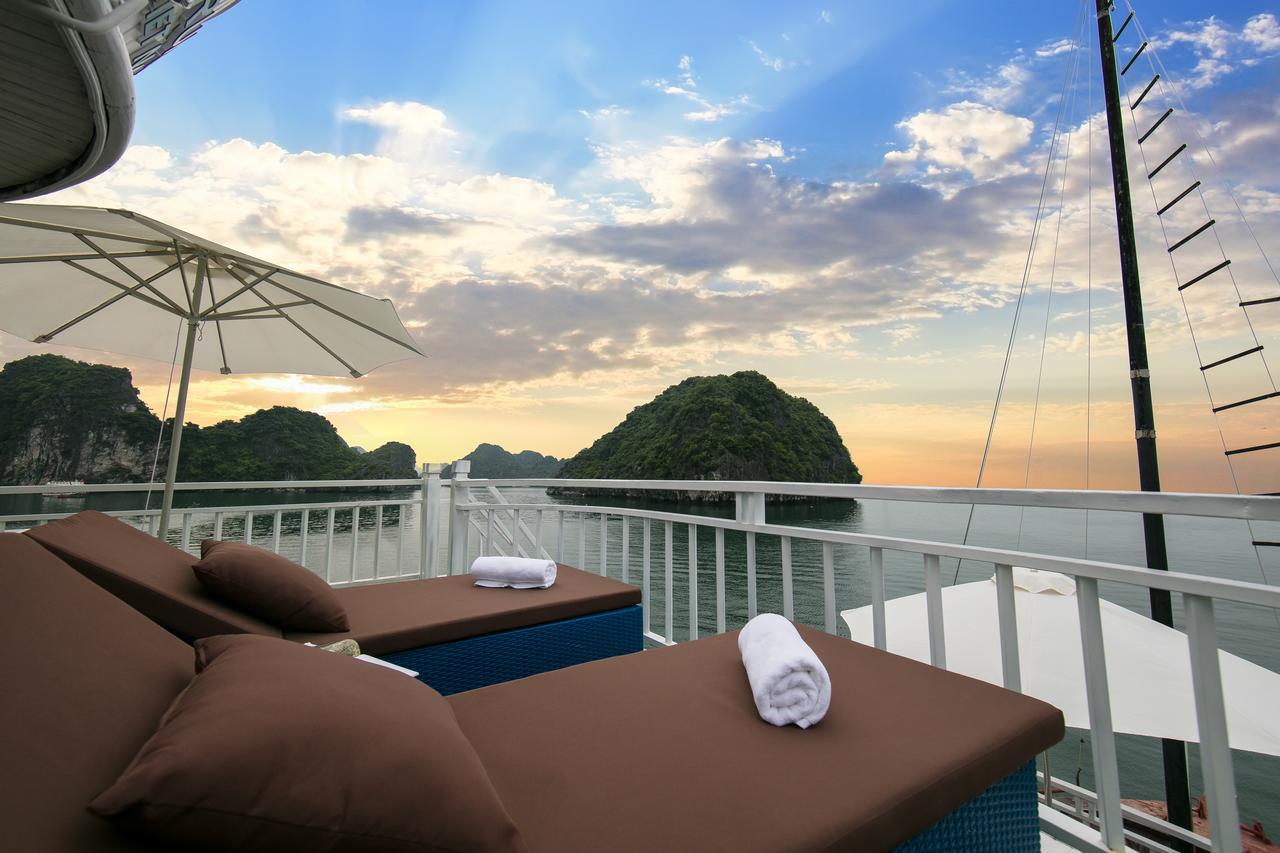 Flamingo Luxury Cruises Hotel Ha Long Buitenkant foto