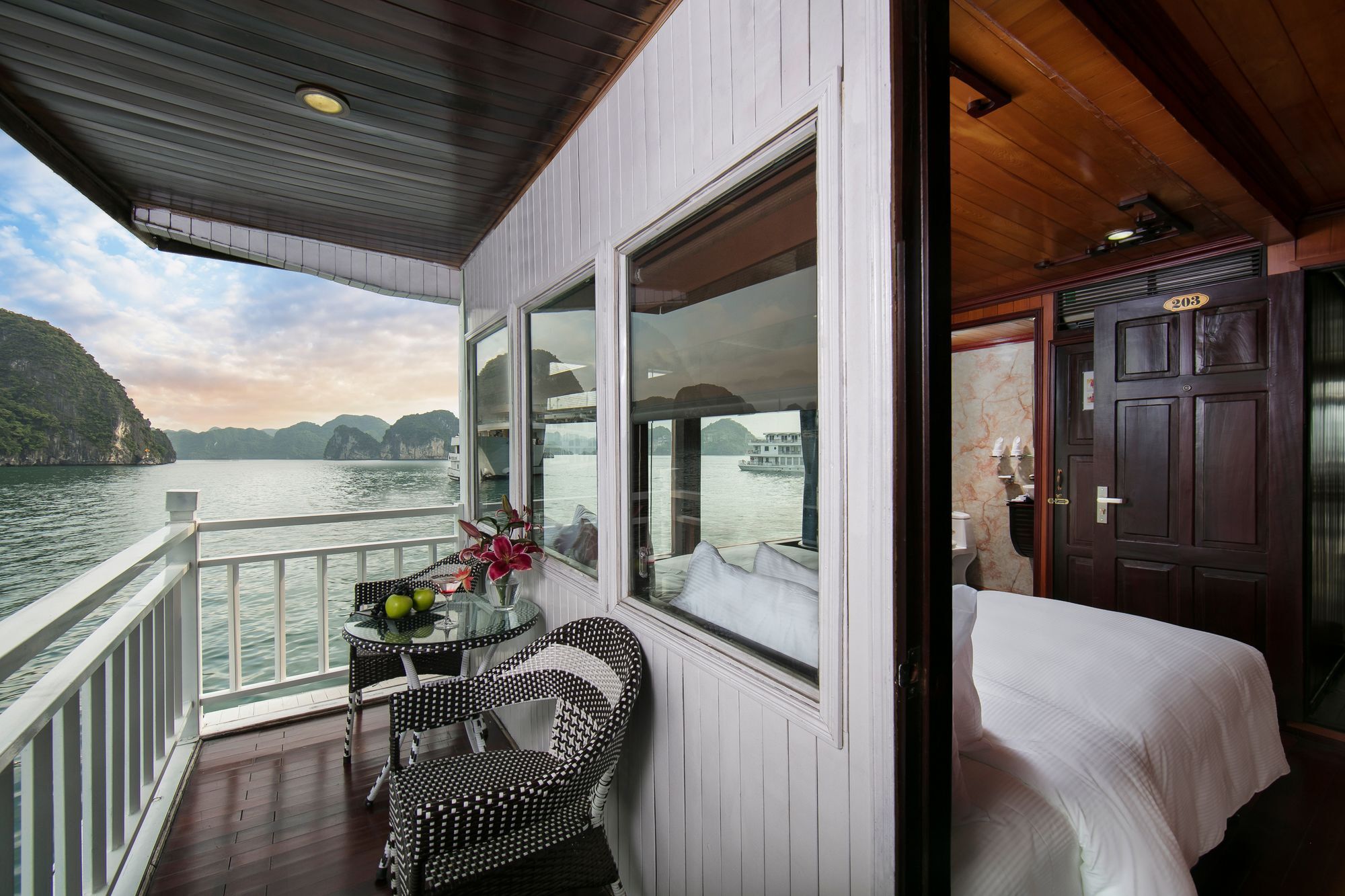 Flamingo Luxury Cruises Hotel Ha Long Buitenkant foto
